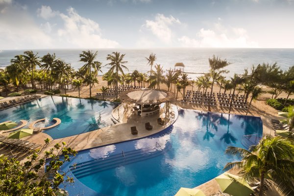 The Fives Infinity pool1